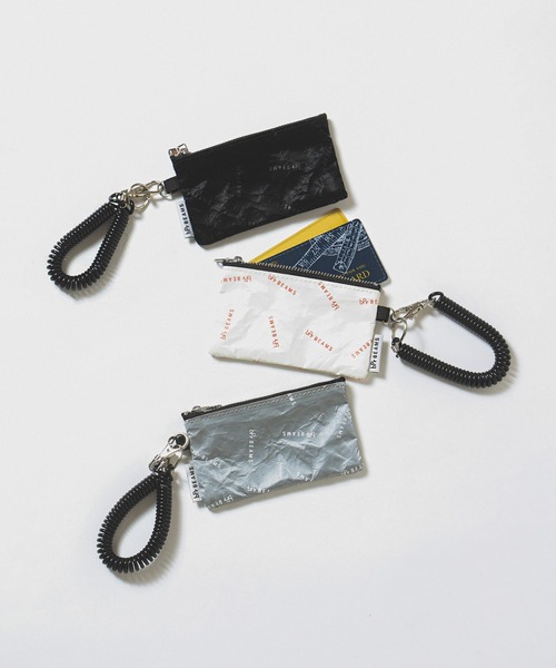 bpr BEAMS（ビーピーアール ビームス ）の「モノグラム ポーチ XS（ポーチ・レディース・ブラック/ホワイト/シルバー・ONE SIZE）」の4枚目の写真