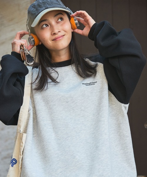 THE CRAFT CREW PRODUCTS（ザクラフトクループロダクツ）の「ファンクショナルファブリック ロゴ刺繍 ビッグシルエット ドローコード ラグランスリーブ裏起毛スウェット＜保温加工＞【THE CRAFT CREW PRODUCTS】（スウェット・メンズ・ネイビー/チャコール/ブラック系/モスグリーン/ブラウン/ブラック/グレー/オフホワイト・L/M/S）」の4枚目の写真