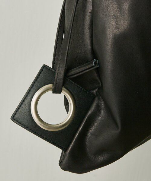 ear PAPILLONNER（イアパピヨネ）の「【kawa-kawa(カワカワ)】NO1523巾着リュック/ナップサック（バックパック/リュック・レディース・ブラック・FREE）」の9枚目の写真