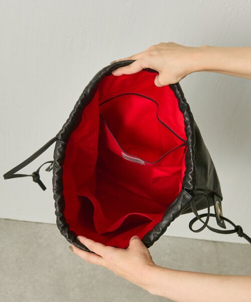 ear PAPILLONNER（イアパピヨネ）の「【kawa-kawa(カワカワ)】NO1523巾着リュック/ナップサック（バックパック/リュック・レディース・ブラック・FREE）」の10枚目の写真
