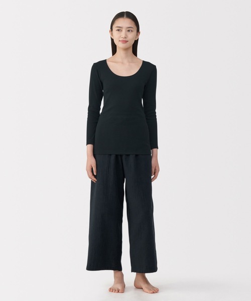 無印良品（ムジルシリョウヒン）の「婦人　あったか綿　Ｕネック八分袖Ｔシャツ（インナーウェア/肌着・レディース・ブラウン系/ライトベージュ/ブラック/オフホワイト・XL/L/M/S）」の14枚目の写真