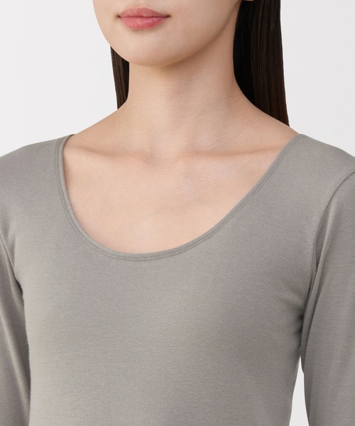 無印良品（ムジルシリョウヒン）の「婦人　あったか綿　Ｕネック八分袖Ｔシャツ（インナーウェア/肌着・レディース・ブラウン系/ライトベージュ/ブラック/オフホワイト・XL/L/M/S）」の19枚目の写真