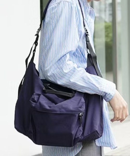 STANDARD SUPPLY(スタンダードサプライ)の「スタンダードサプライ / SIMPLICITY シンプリシティ / FRONT POCKET SHOULDER フロントポケットショルダー(ショルダーバッグ・メンズ・グレー/ブラック/チャコールグレー/ダークネイビー/モカ/ダークパープル/サンドベージュ/グリーン/ブルー・FREE)」の9枚目の写真