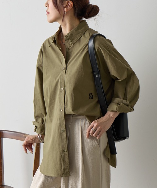 COLONY 2139（コロニートゥーワンスリーナイン）の「刺繍ロゴコットンシャツ（シャツ/ブラウス・レディース・ホワイト/チャコールグレー/ブルー/カーキ・FREE）」の4枚目の写真