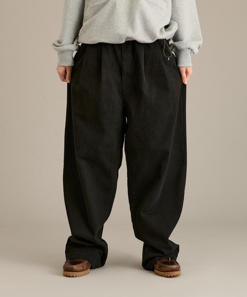 WETTEMPT(ウィテンプト)の「2 TUCK COTTON TWILL PANTS / ツータックコットンツイルパンツ(その他パンツ・メンズ・ブラウン/ブラック/ダークオリーブ・SMALL/MEDIUM/LARGE)」の5枚目の写真