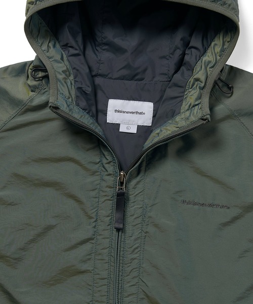 thisisneverthat(ディスイズネバーザット)の「SP-Logo Windbreaker(マウンテンパーカー・メンズ・ブラック/マルチ/グリーン系その他/レッド系その他・L/M/S/XL)」の15枚目の写真