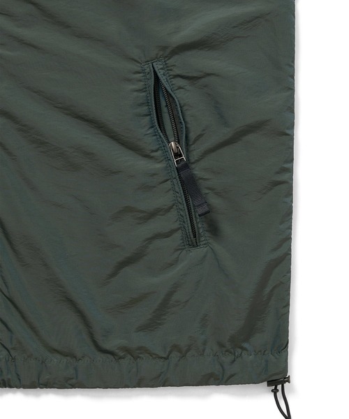 thisisneverthat(ディスイズネバーザット)の「SP-Logo Windbreaker(マウンテンパーカー・メンズ・ブラック/マルチ/グリーン系その他/レッド系その他・L/M/S/XL)」の16枚目の写真
