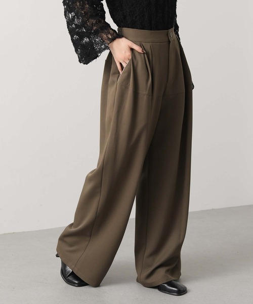 Gready Brilliant（グレディブリリアン）の「タックラウンド切替ワイドパンツ（その他パンツ・レディース・ブラウン/ブラック・38）」の2枚目の写真