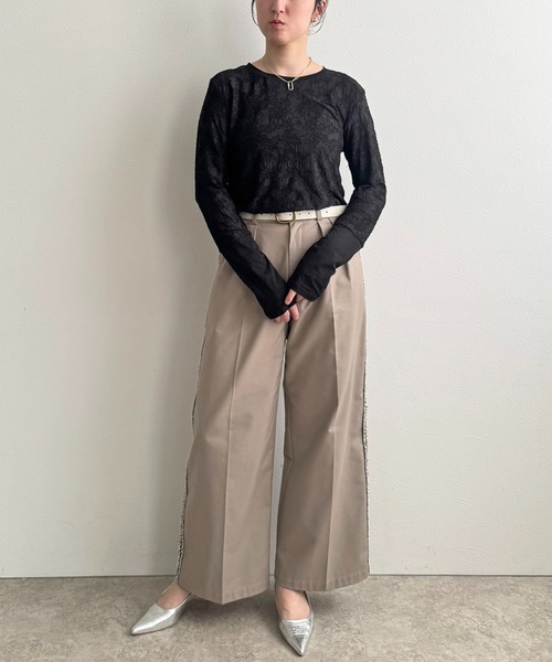 LHELBIE（レルビエ）の「シアージャガードトップス（Tシャツ/カットソー・レディース・アイボリー/ブラック/イエロー・M）」の16枚目の写真