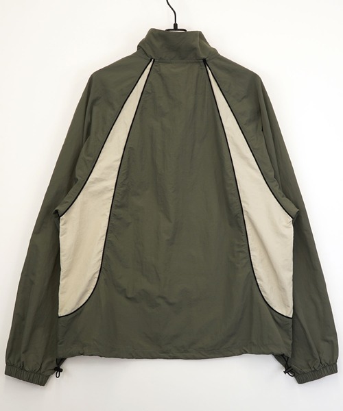 Burner(バーナー)の「【GROOVY STORE】バルーンスリーブ ナイロン タスラン スタンドネック フルジップ トラック ジャケット(ナイロンジャケット・メンズ・チャコール/チャコールグレー/カーキ系2/ブラック/ブラック系その他2/アイボリー/アイボリー系2/カーキ・M/L/LL)」の12枚目の写真