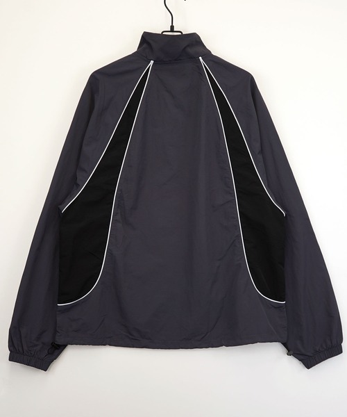 Burner(バーナー)の「【GROOVY STORE】バルーンスリーブ ナイロン タスラン スタンドネック フルジップ トラック ジャケット(ナイロンジャケット・メンズ・チャコール/チャコールグレー/カーキ系2/ブラック/ブラック系その他2/アイボリー/アイボリー系2/カーキ・M/L/LL)」の16枚目の写真