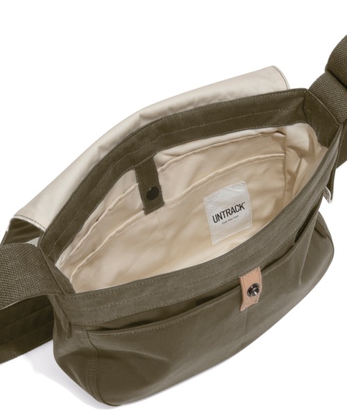 UNTRACK(アントラック)の「アントラック ショルダーバッグ ニュースペーパー 6L 60401(ショルダーバッグ・メンズ・ブラウン/ネイビー/ブラック/カーキ・FREE)」の18枚目の写真