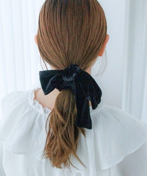 flower(フラワー)の「リボンベロアシュシュ(シュシュ・レディース・ブラック・FREE)」の1枚目の写真