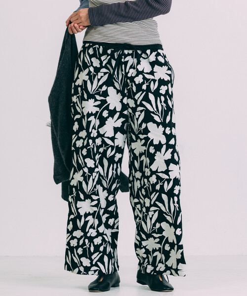 Freada（フリーダ）の「Freada/フリーダ モノトーン 刺繍 イージーパンツ（その他パンツ・レディース・ブラック/ブラウン・ONE SIZE）」の6枚目の写真