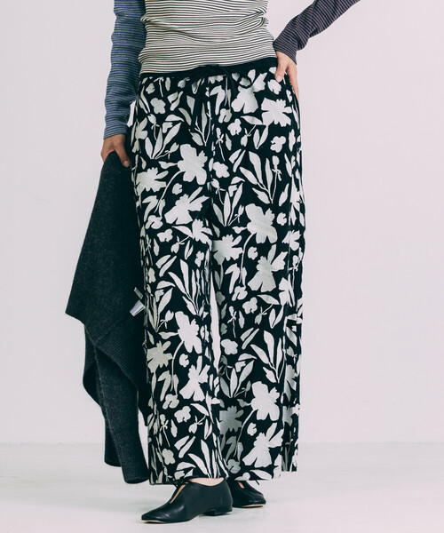 Freada（フリーダ）の「Freada/フリーダ モノトーン 刺繍 イージーパンツ（その他パンツ・レディース・ブラック/ブラウン・ONE SIZE）」の7枚目の写真