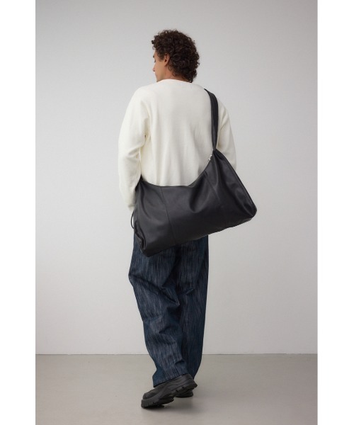 AZUL by moussy（アズールバイマウジー）の「ビッグショルダーバッグ（ショルダーバッグ・メンズ・ブラック/ダークグレー・FREE）」の5枚目の写真