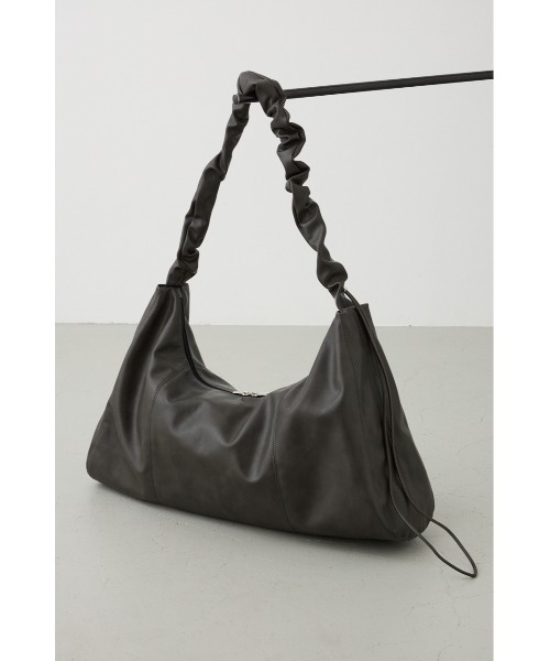 AZUL by moussy（アズールバイマウジー）の「ビッグショルダーバッグ（ショルダーバッグ・メンズ・ブラック/ダークグレー・FREE）」の21枚目の写真