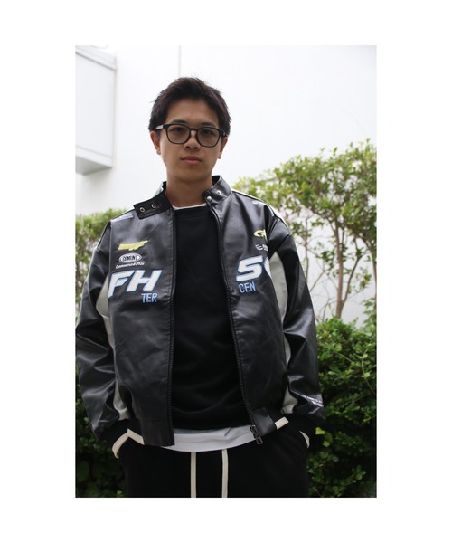 aimoha(アイモハ)の「aimoha men レーシングロゴデザイン PUジャケット/ Racing logo design PU jacket(その他アウター・メンズ・ホワイト/ブラック・MEDIUM/X-LARGE/LARGE)」の4枚目の写真