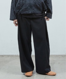 Dulcamara（ドゥルカマラ）の「よそいきフォールドワイド PT（スラックス）」