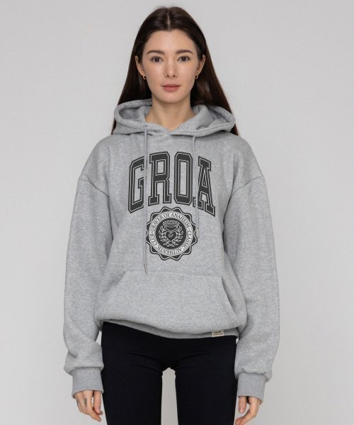GRAVER（グレーバー）の「[ユニセックス]GROAロゴクラシックハートフードパーカー_グレー（パーカー・レディース・ライトグレー・MEDIUM/LARGE）」の2枚目の写真