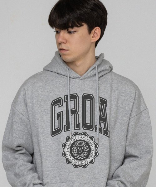 GRAVER（グレーバー）の「[ユニセックス]GROAロゴクラシックハートフードパーカー_グレー（パーカー・レディース・ライトグレー・MEDIUM/LARGE）」の4枚目の写真