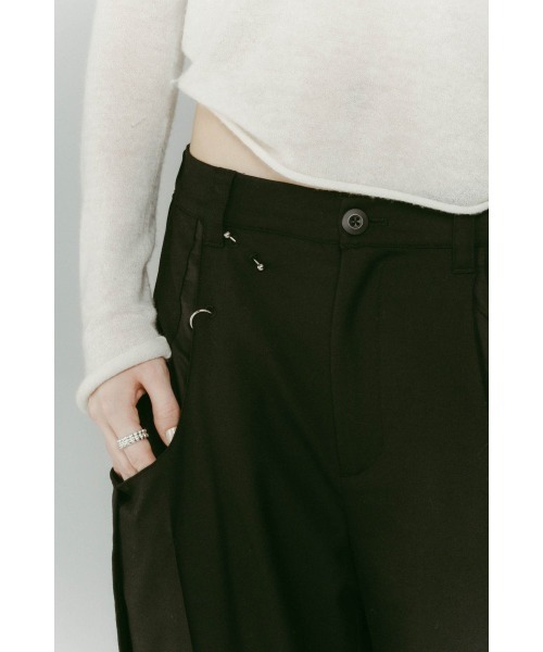 Knuth Marf（クヌースマーフ）の「pierced drape pants(unisex)（スラックス・レディース・グレー系その他/ブラック/ブラック系その他・X-SMALL/SMALL/MEDIUM）」の8枚目の写真