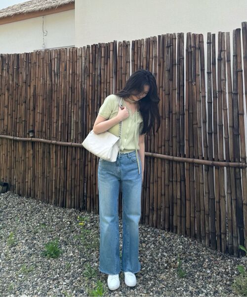 ERER(エルエル)の「Washed Bootcut Denim Pants Sky Blue(デニムパンツ・レディース・スカイブルー・1/2)」の2枚目の写真