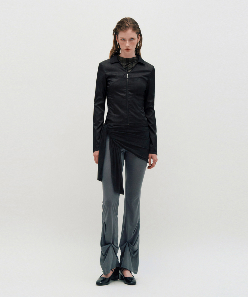 KIMZISU（キムジス）の「V-Neck Sleek Zip-Up _ BLACK（カーディガン/ボレロ・レディース・ブラック・SMALL/MEDIUM）」の5枚目の写真