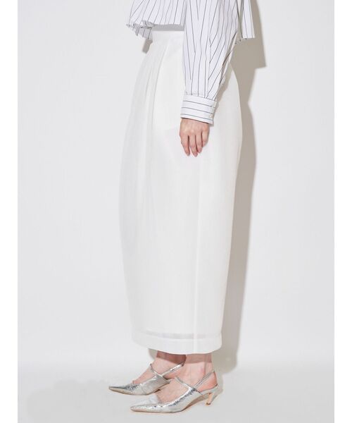 ELENDEEK(エレンディーク)の「メッシュボンディングタックスカート(スカート・レディース・オフホワイト/ブラック・01/02)」の16枚目の写真