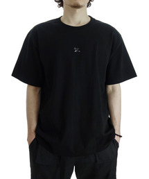 JUSTHANG（ジャストハング）の「12番手切り替え ニュートロロゴ シルバー ブラック ラウンド 半袖Tシャツ（Tシャツ/カットソー）」