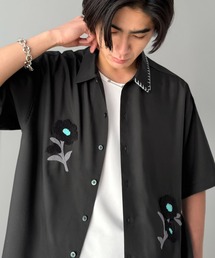Classical Origin（クラシカルオリジン）の「【接触冷感機能付き】サガラ刺繍フラワーステッチシャツ/Cool-Touch Fabric Sagara Embroidered Flower Stitch Shirt (半袖)（シャツ/ブラウス）」