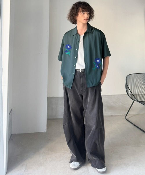 Classical Origin(クラシカルオリジン)の「【接触冷感&速乾機能付き】ひんやり上品ドレープ生地 サガラ刺繍 フラワーステッチシャツ(シャツ/ブラウス・メンズ・オフホワイト/チャコールグレー/ブラック・SMALL/MEDIUM/LARGE)」の14枚目の写真