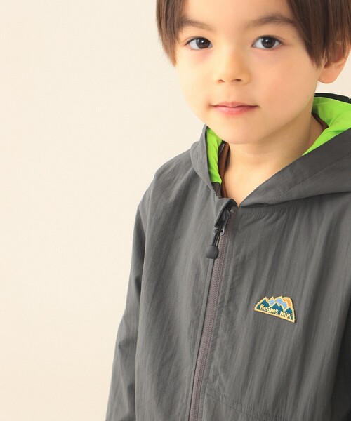 BEAMS mini（ビームスミニ）の「撥水 ポケッタブル ブルゾン 2026SS（90～150cm）（ブルゾン・キッズ・レッド/チャコールグレー・120/110/100/90/150/140/130）」の3枚目の写真