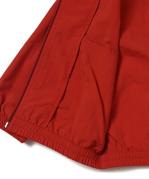 BEAMS mini（ビームスミニ）の「撥水 ポケッタブル ブルゾン 2026SS（90～150cm）（ブルゾン・キッズ・レッド/チャコールグレー・120/110/100/90/150/140/130）」の22枚目の写真