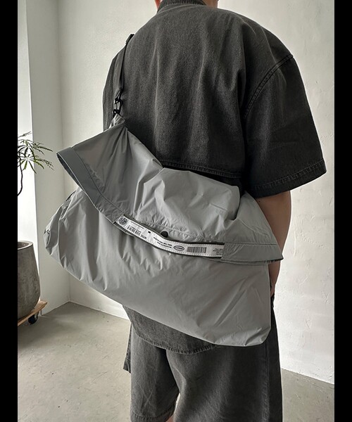 WEEKEND(ER)(ウィークエンダー)の「【WEEKEND(ER)/ウィークエンダー】LW PACKABLE SHOULDER/ライトウェイトパッカブルショルダー/ユニセックス/【WEB限定】(バックパック/リュック・メンズ・ライトグレー/ネイビー/ブラック・フリー)」の10枚目の写真