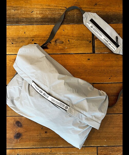WEEKEND(ER)(ウィークエンダー)の「【WEEKEND(ER)/ウィークエンダー】LW PACKABLE SHOULDER/ライトウェイトパッカブルショルダー/ユニセックス/【WEB限定】(バックパック/リュック・メンズ・ライトグレー/ネイビー/ブラック・フリー)」の11枚目の写真