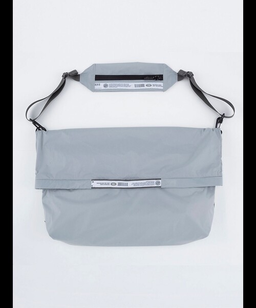 WEEKEND(ER)(ウィークエンダー)の「【WEEKEND(ER)/ウィークエンダー】LW PACKABLE SHOULDER/ライトウェイトパッカブルショルダー/ユニセックス/【WEB限定】(バックパック/リュック・メンズ・ライトグレー/ネイビー/ブラック・フリー)」の12枚目の写真