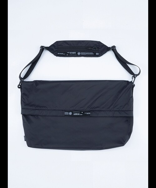 WEEKEND(ER)(ウィークエンダー)の「【WEEKEND(ER)/ウィークエンダー】LW PACKABLE SHOULDER/ライトウェイトパッカブルショルダー/ユニセックス/【WEB限定】(バックパック/リュック・メンズ・ライトグレー/ネイビー/ブラック・フリー)」の21枚目の写真