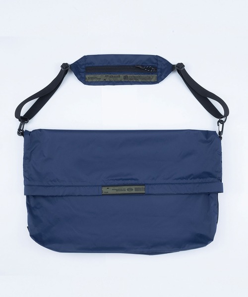 WEEKEND(ER)(ウィークエンダー)の「【WEEKEND(ER)/ウィークエンダー】LW PACKABLE SHOULDER/ライトウェイトパッカブルショルダー/ユニセックス/【WEB限定】(バックパック/リュック・メンズ・ライトグレー/ネイビー/ブラック・フリー)」の3枚目の写真