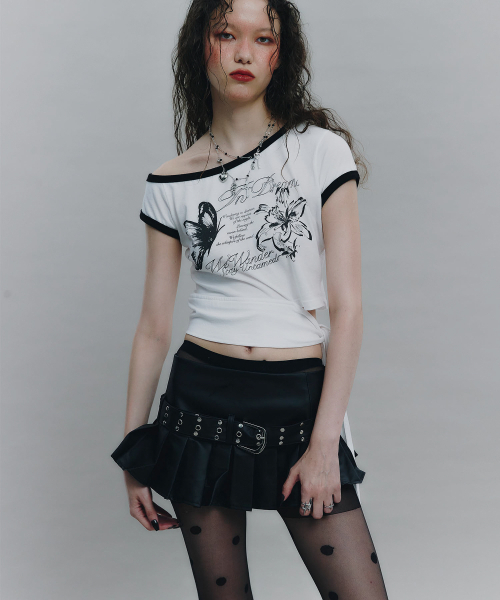 NOT KNOWING（ノットノーイング）の「Tied One Off Shoulder Ringer Top (WHITE)（Tシャツ/カットソー・レディース・その他・ONE SIZE）」の2枚目の写真