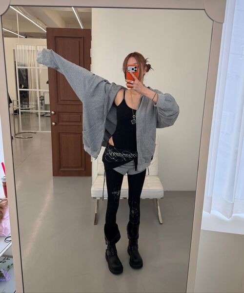 BLACKPURPLE(ブラックパープル)の「シェドウループショートパンツ Shadow Loop Short Pants_メランジェグレー(その他パンツ・レディース・ライトグレー・FREE)」の10枚目の写真