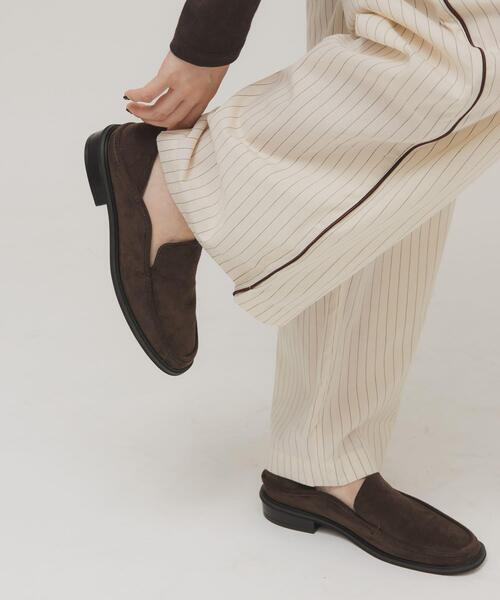 KBF（ケイビーエフ）の「スクエアトゥスライドローファー（ローファー・レディース・ダークブラウン/ベージュ・37/38/36）」の11枚目の写真