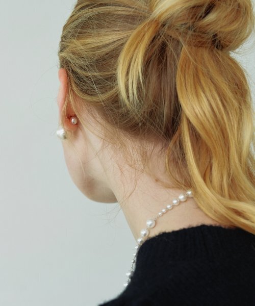 LOVE ME MONSTER(ラブミーモンスター)の「Pearl & Pearl Earrings(ピアス(両耳用)・レディース・アイボリー・FREE)」の6枚目の写真