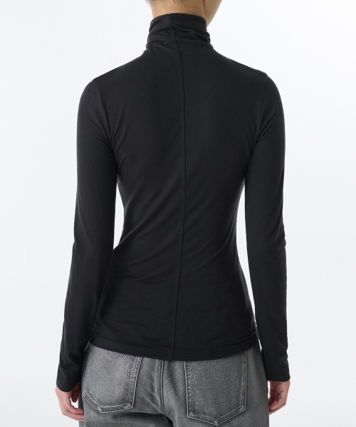 MUSINSA STANDARD WOMAN（ムシンサスタンダードウーマン）の「ウィメンズウールテンセルスリムタートルネック長袖Tシャツ[ブラック]（Tシャツ/カットソー・レディース・その他・X-SMALL/SMALL/MEDIUM/LARGE）」の6枚目の写真