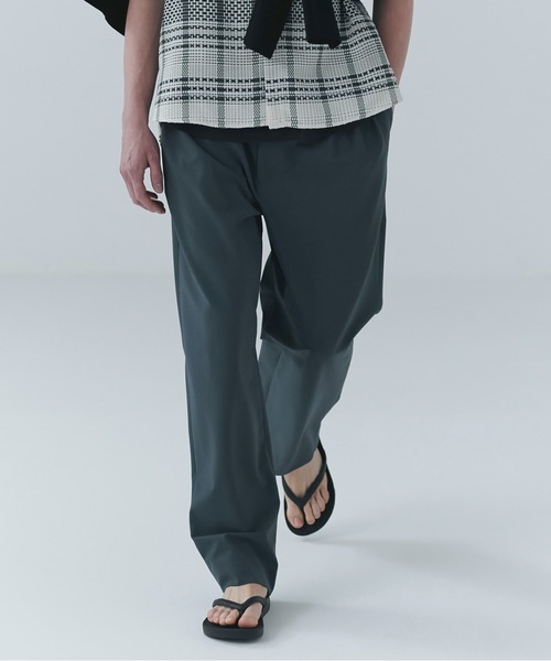 CULLNI（クルニ）の「Wool Dry Stretch 3Tuck Semi Wide Pant（スラックス・メンズ・ブラック/ブルーグレー・0/1/2）」の2枚目の写真