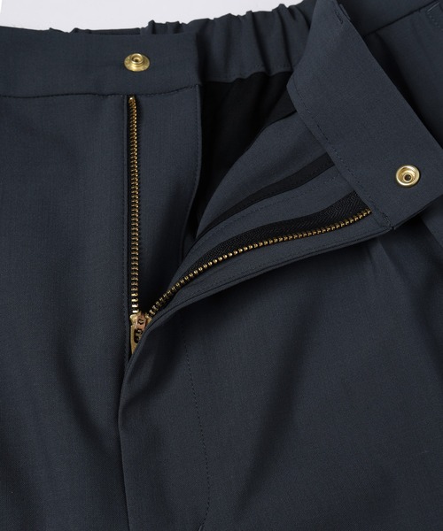 CULLNI（クルニ）の「Wool Dry Stretch 3Tuck Semi Wide Pant（スラックス・メンズ・ブラック/ブルーグレー・0/1/2）」の8枚目の写真