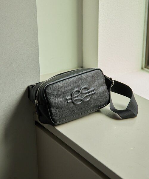 ear PAPILLONNER（イアパピヨネ）の「《本革/290g》エンボスボディバッグ（ショルダーバッグ・レディース・ブラック/ベージュ/パープル・FREE）」の16枚目の写真