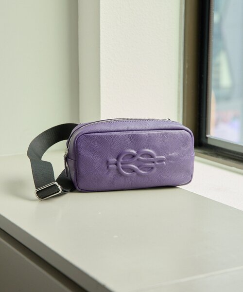 本革/290g》エンボスボディバッグ（ショルダーバッグ）｜ear