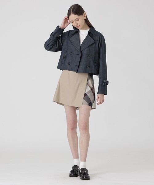 BLUE LABEL CRESTBRIDGE（ブルーレーベルクレストブリッジ）の「バックコンシャスショートトレンチコート（トレンチコート・レディース・ベージュ/ダークネイビー・38/36）」の3枚目の写真