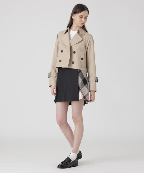 BLUE LABEL CRESTBRIDGE（ブルーレーベルクレストブリッジ）の「バックコンシャスショートトレンチコート（トレンチコート・レディース・ベージュ/ダークネイビー・38/36）」の12枚目の写真